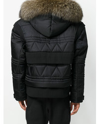 schwarze Daunenjacke von Moncler