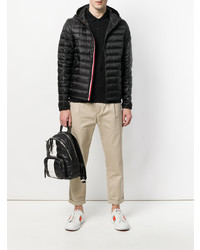 schwarze Daunenjacke von Moncler