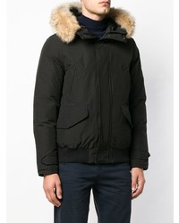 schwarze Daunenjacke von Woolrich