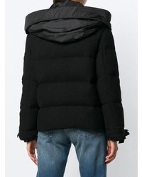 schwarze Daunenjacke von Moncler