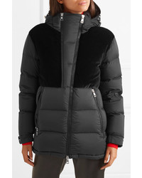 schwarze Daunenjacke von Moncler