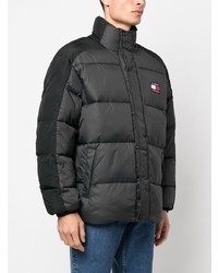 schwarze Daunenjacke von Tommy Jeans