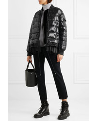 schwarze Daunenjacke von Moncler