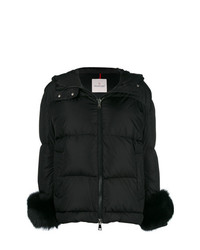 schwarze Daunenjacke von Moncler