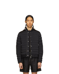 schwarze Daunenjacke von Moncler