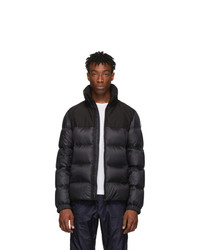 schwarze Daunenjacke von Moncler