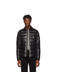 schwarze Daunenjacke von Moncler