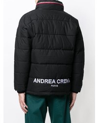 schwarze Daunenjacke von Andrea Crews