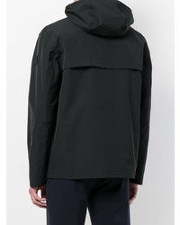 schwarze Daunenjacke von Moncler