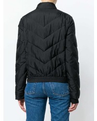 schwarze Daunenjacke von Moncler