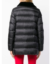 schwarze Daunenjacke von Moncler