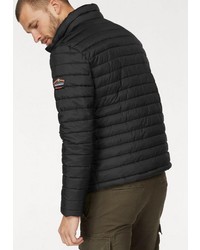 schwarze Daunenjacke von Superdry