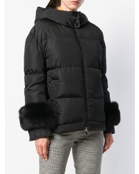 schwarze Daunenjacke von Moncler