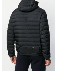 schwarze Daunenjacke von Moncler