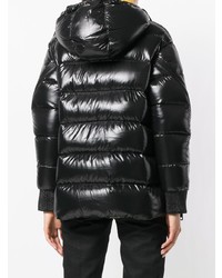 schwarze Daunenjacke von Moncler