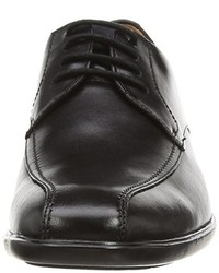 schwarze Derby Schuhe von Clarks