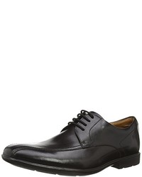 schwarze Derby Schuhe von Clarks