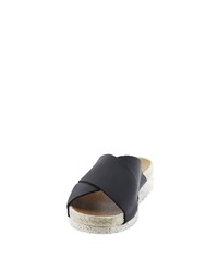 schwarze flache Sandalen aus Leder von BearPaw