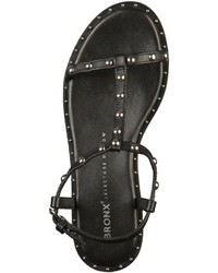 schwarze flache Sandalen aus Leder von Bronx