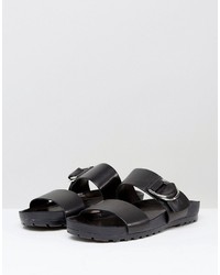 schwarze flache Sandalen aus Leder von Vagabond