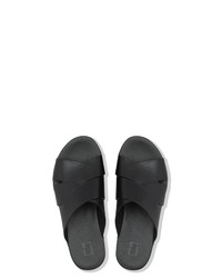 schwarze flache Sandalen aus Leder von FitFlop