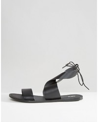 schwarze flache Sandalen aus Leder von Asos