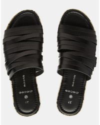 schwarze flache Sandalen aus Leder von Pieces