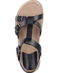 schwarze flache Sandalen aus Leder von Kickers