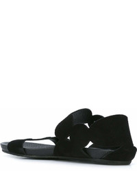 schwarze flache Sandalen aus Leder von Pedro Garcia