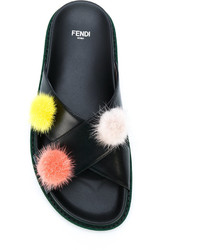 schwarze flache Sandalen aus Leder von Fendi