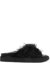 schwarze flache Sandalen aus Pelz