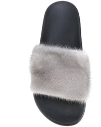 schwarze flache Sandalen aus Pelz von Givenchy