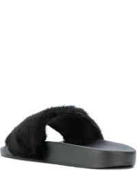 schwarze flache Sandalen aus Pelz von Dolce & Gabbana
