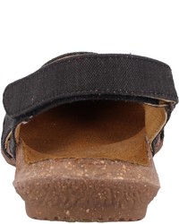 schwarze flache Sandalen aus Segeltuch von El Naturalista