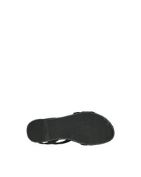 schwarze flache Sandalen aus Segeltuch von s.Oliver