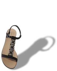 schwarze flache Sandalen aus Wildleder von Manolo Blahnik