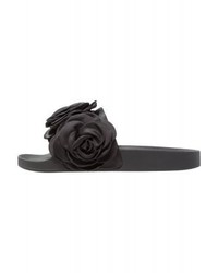schwarze flache Sandalen von Jeffrey Campbell