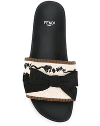 schwarze flache Sandalen von Fendi