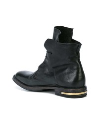 schwarze flache Stiefel mit einer Schnürung aus Leder von Moma