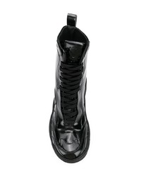 schwarze flache Stiefel mit einer Schnürung aus Leder von Rombaut