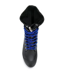schwarze flache Stiefel mit einer Schnürung aus Leder von Bally