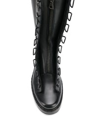 schwarze flache Stiefel mit einer Schnürung aus Leder von Olivier Theyskens