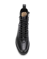 schwarze flache Stiefel mit einer Schnürung aus Leder von Jimmy Choo