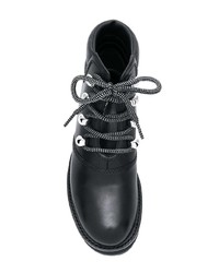 schwarze flache Stiefel mit einer Schnürung aus Leder von 3.1 Phillip Lim