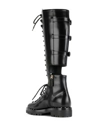 schwarze flache Stiefel mit einer Schnürung aus Leder von Valentino