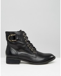 schwarze flache Stiefel mit einer Schnürung aus Leder von Aldo