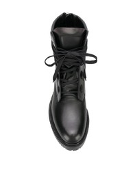 schwarze flache Stiefel mit einer Schnürung aus Leder von Amiri