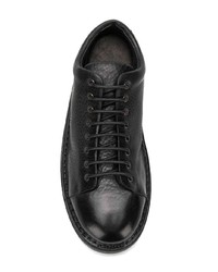 schwarze flache Stiefel mit einer Schnürung aus Leder von Marsèll