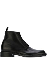 schwarze flache Stiefel mit einer Schnürung aus Leder von Saint Laurent