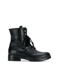 schwarze flache Stiefel mit einer Schnürung aus Leder von Tosca Blu